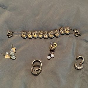 Assorted jewelry
